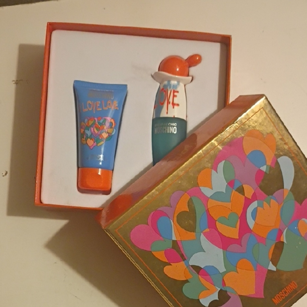 Moschino Love Love Blue and Orange Fragrance Gift Set